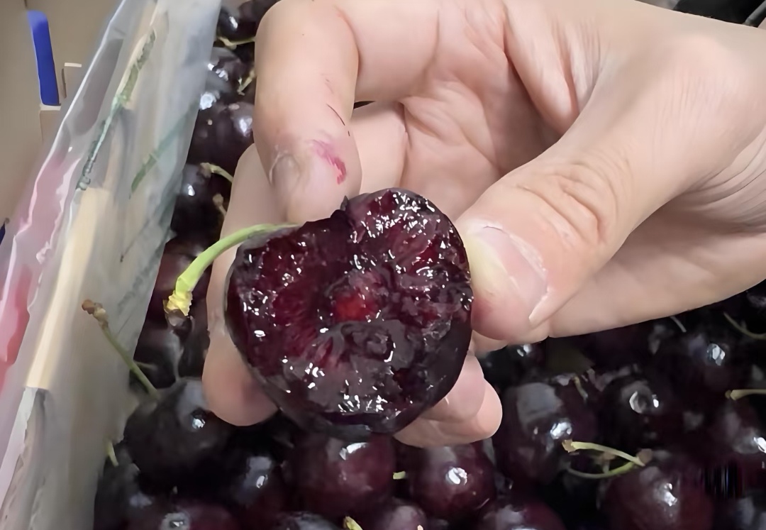 Chọn mua cherry ngon đ&oacute;n Tết 2026: Phương ph&aacute;p 4 H&igrave;nh thức v&agrave; 1 m&ugrave;i hương - Ảnh 4.