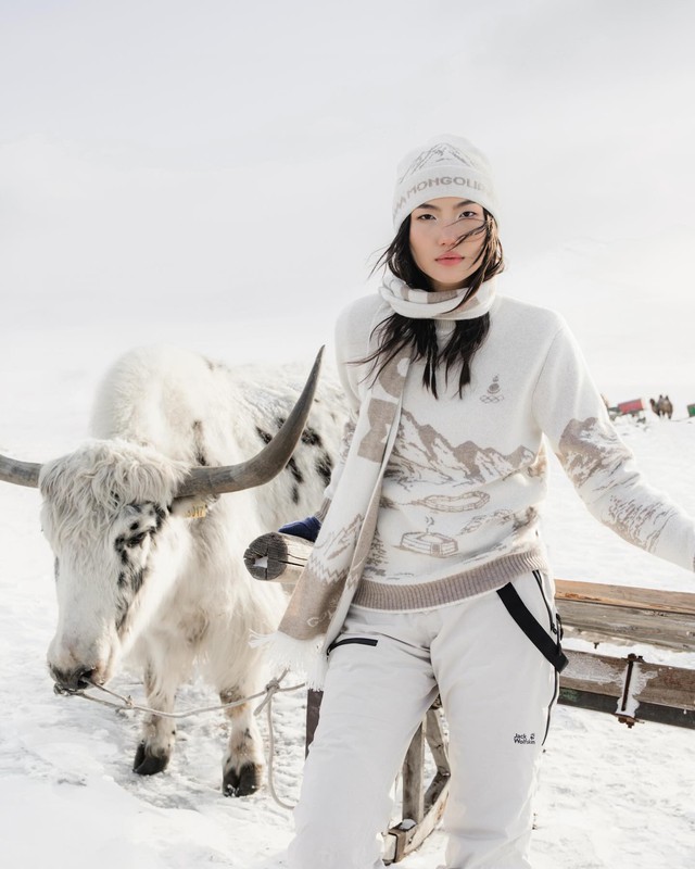 Thứ đ&aacute;ng ngắm nhất l&uacute;c n&agrave;y l&agrave; đồng phục Olympic của M&ocirc;ng Cổ: Qu&aacute; đẹp, qu&aacute; nghệ!- Ảnh 6.