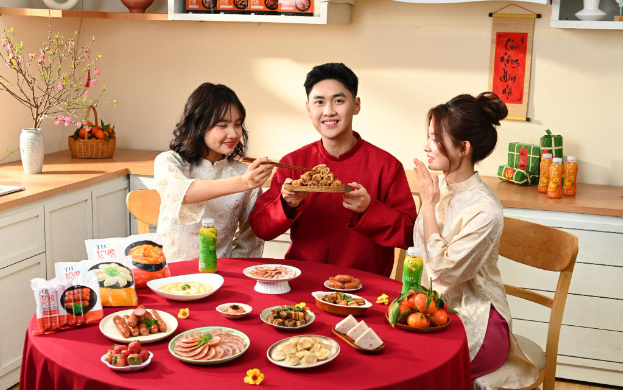 Thưởng thức bộ ba hương vị nem gi&ograve;n rụm, nh&acirc;n ngọt thơm đầy đặn từ TH true FOOD - Ảnh 1.