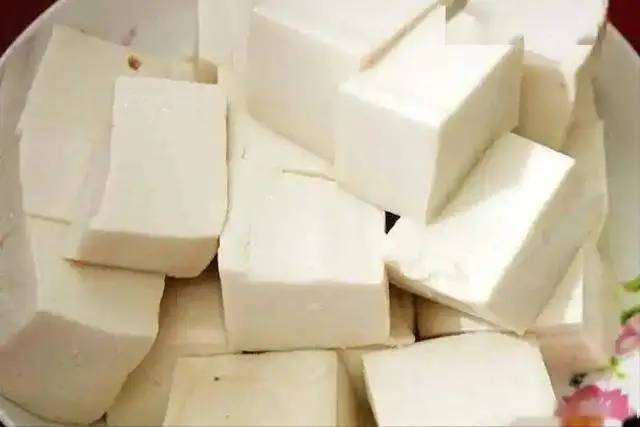 Trứng đứng thứ 5 trong số c&aacute;c loại thực phẩm gi&agrave;u protein ph&ugrave; hợp nhất cho người cao tuổi, đứng đầu 