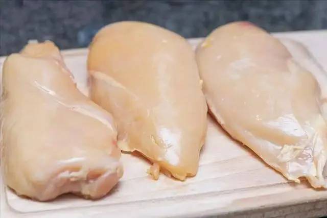 Trứng đứng thứ 5 trong số c&aacute;c loại thực phẩm gi&agrave;u protein ph&ugrave; hợp nhất cho người cao tuổi, đứng đầu 