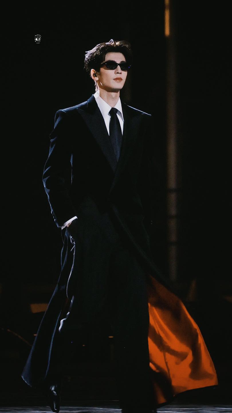 Trương Lăng H&aacute;ch v&agrave; hậu trường đầy bất ngờ trong đ&ecirc;m giao thừa 2026 - Ảnh 1.