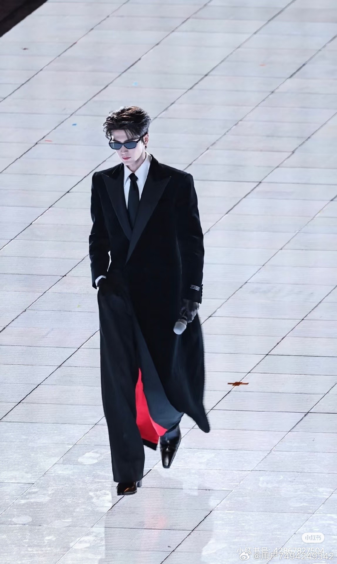 Trương Lăng H&aacute;ch v&agrave; hậu trường đầy bất ngờ trong đ&ecirc;m giao thừa 2026 - Ảnh 3.