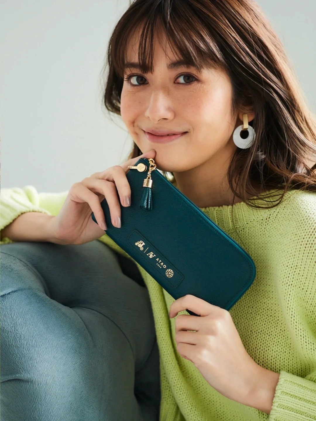 Phong thủy v&iacute; tiền 2026: M&agrave;u đỏ chưa chắc đ&atilde; tốt, đ&acirc;y mới l&agrave; m&agrave;u sắc gi&uacute;p 12 con gi&aacute;p 