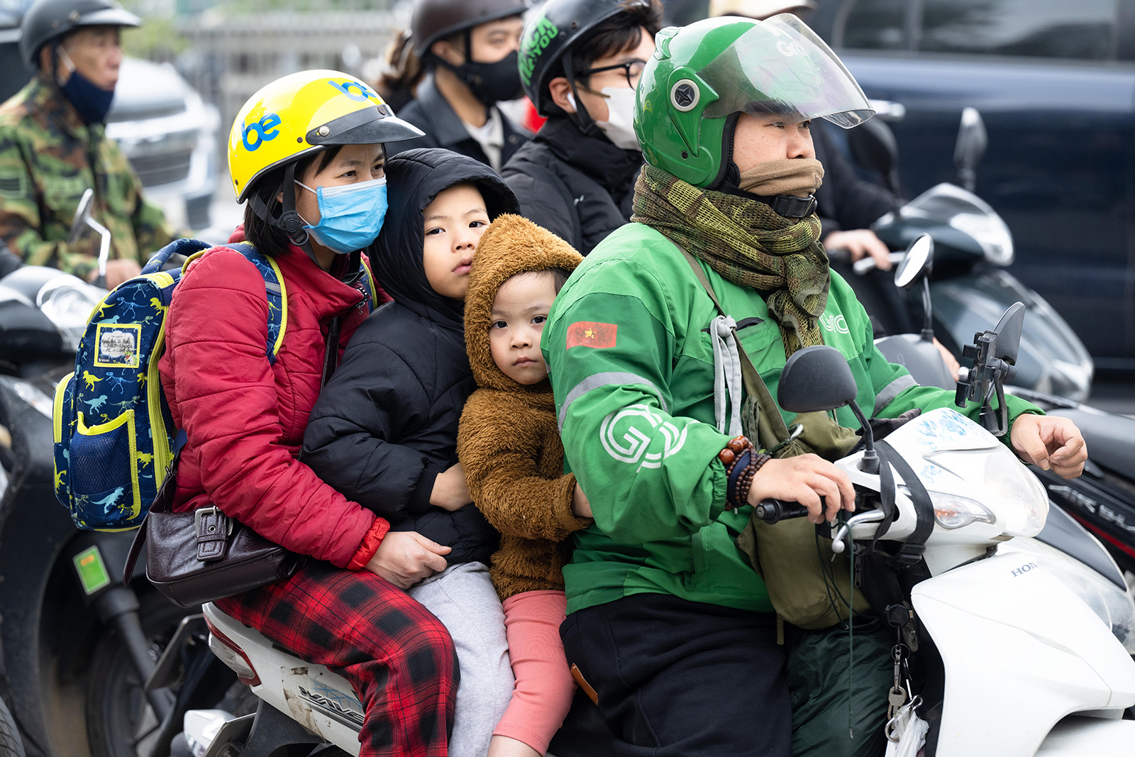 Cảnh tượng tr&ecirc;n c&aacute;c ngả đường H&agrave; Nội v&agrave; TP.HCM ng&agrave;y cuối kỳ nghỉ Tết Dương lịch- Ảnh 11.