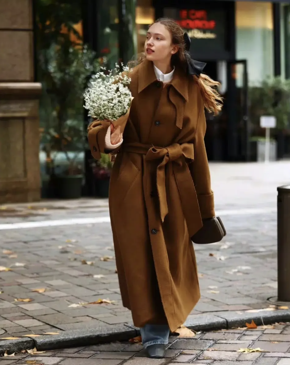 C&ocirc;ng thức d&agrave;i + d&agrave;i cho street style 2026: Sang trọng bất ngờ từ sự thỏai m&aacute;i - Ảnh 6.