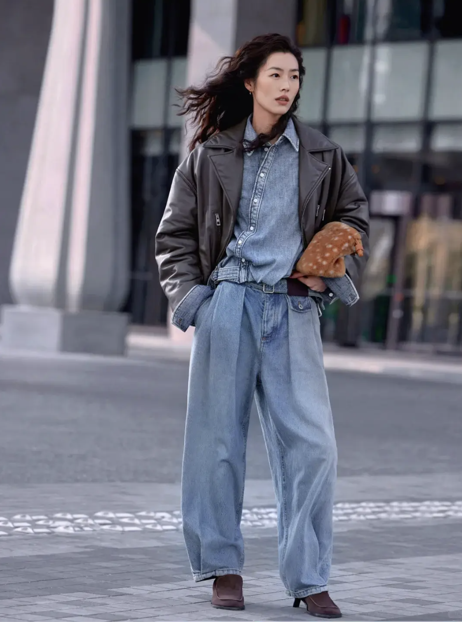 C&ocirc;ng thức d&agrave;i + d&agrave;i cho street style 2026: Sang trọng bất ngờ từ sự thỏai m&aacute;i - Ảnh 18.