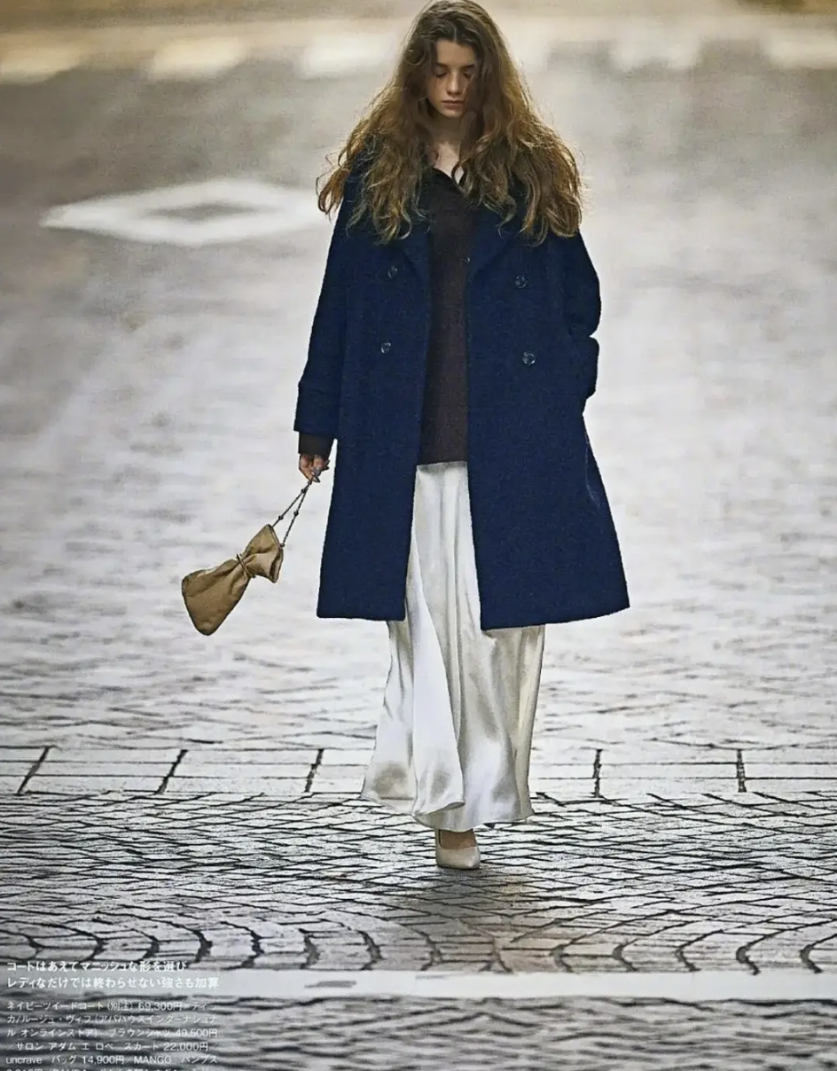 C&ocirc;ng thức d&agrave;i + d&agrave;i cho street style 2026: Sang trọng bất ngờ từ sự thỏai m&aacute;i - Ảnh 24.