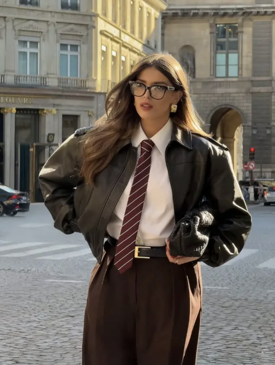 Diện đồ m&ugrave;a đ&ocirc;ng kh&ocirc;ng bị nuốt d&aacute;ng với phong c&aacute;ch Tam gi&aacute;c ngược sang trọng - Ảnh 14.