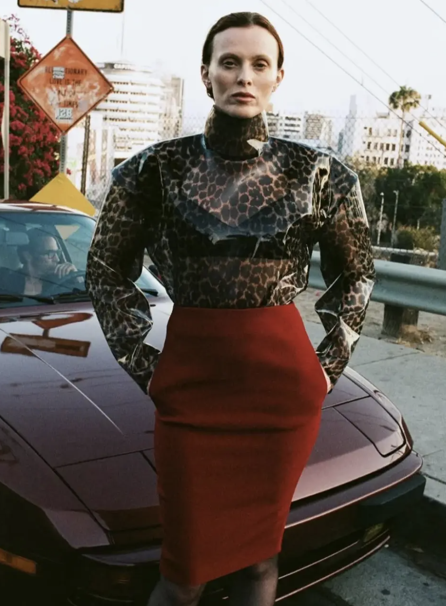 Diện đồ m&ugrave;a đ&ocirc;ng kh&ocirc;ng bị nuốt d&aacute;ng với phong c&aacute;ch Tam gi&aacute;c ngược sang trọng - Ảnh 29.