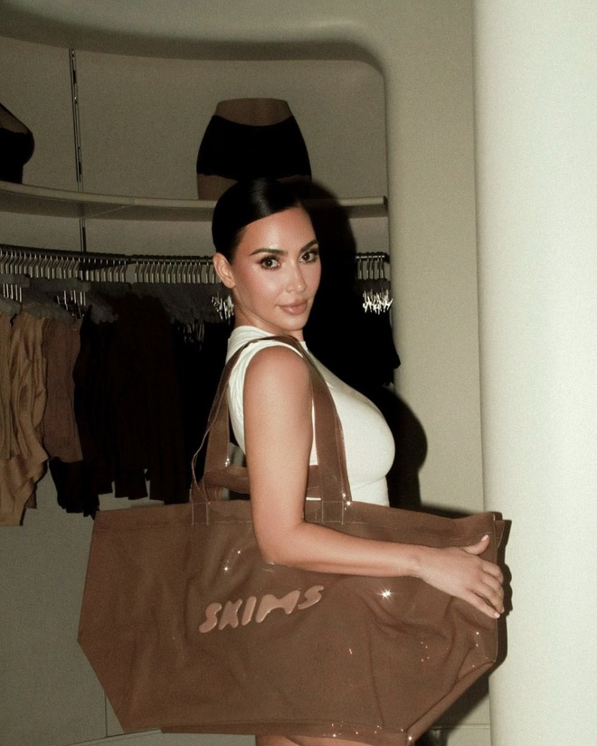 Hiện tượng 2025: Skims - c&aacute;i t&ecirc;n đưa Kim Kardashian l&ecirc;n một tầm cao mới- Ảnh 9.