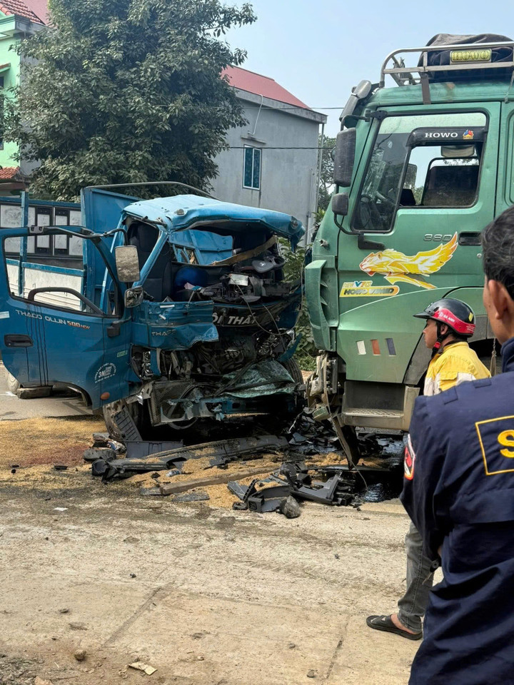 Xe tải nổ lốp tại Ninh B&igrave;nh, t&agrave;i xế tử vong trong vụ tai nạn thương t&acirc;m - Ảnh 1.
