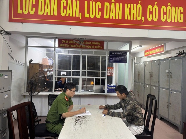 Lời khai của t&agrave;i xế taxi l&agrave;m &ldquo;ảo thuật&rdquo; tr&aacute;o tiền của du kh&aacute;ch ở Nha Trang - Ảnh 1.