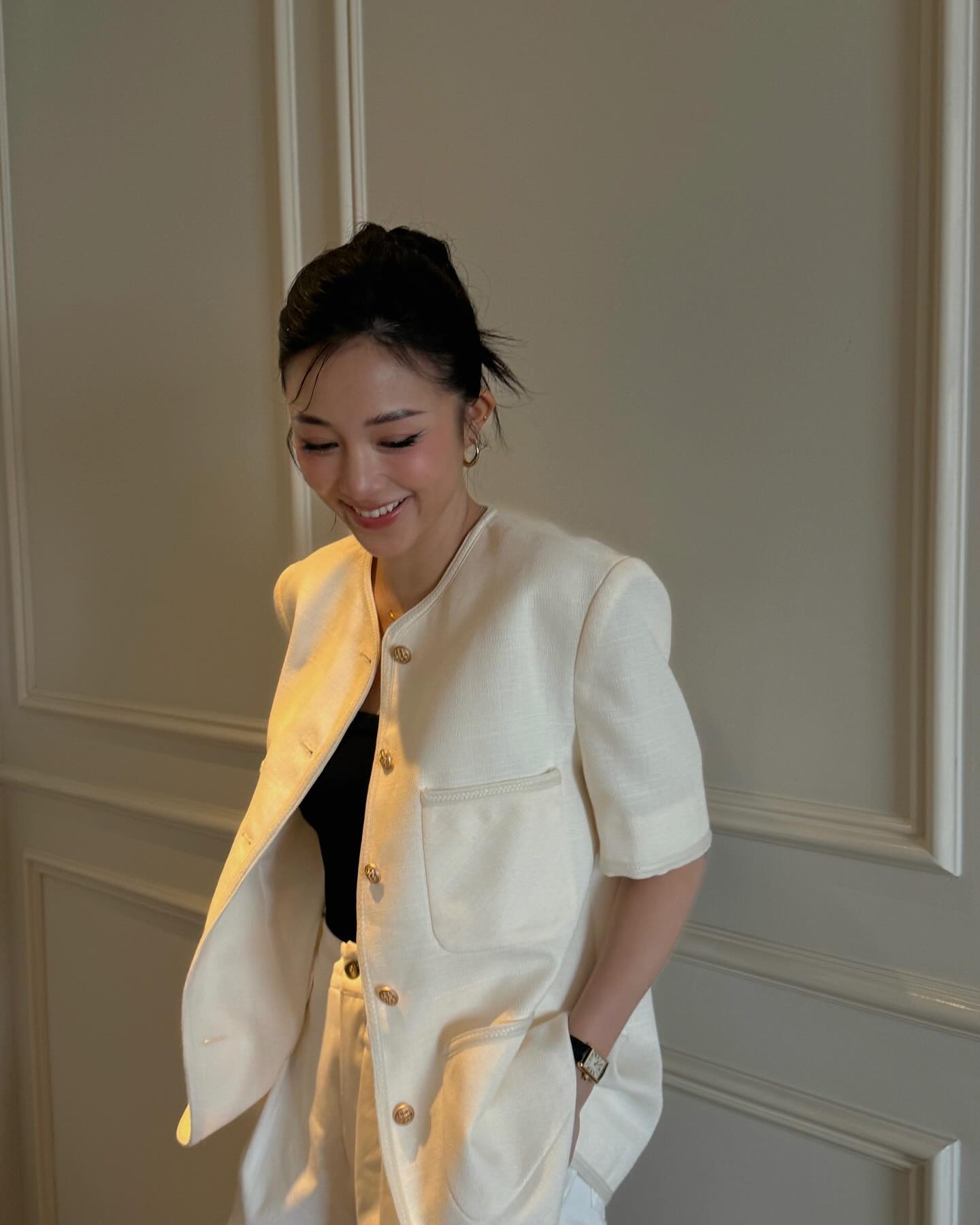 Hot mom Việt Salim v&agrave; b&iacute; quyết phối đồ m&agrave;u trung t&iacute;nh tinh tế từ item cơ bản - Ảnh 8.