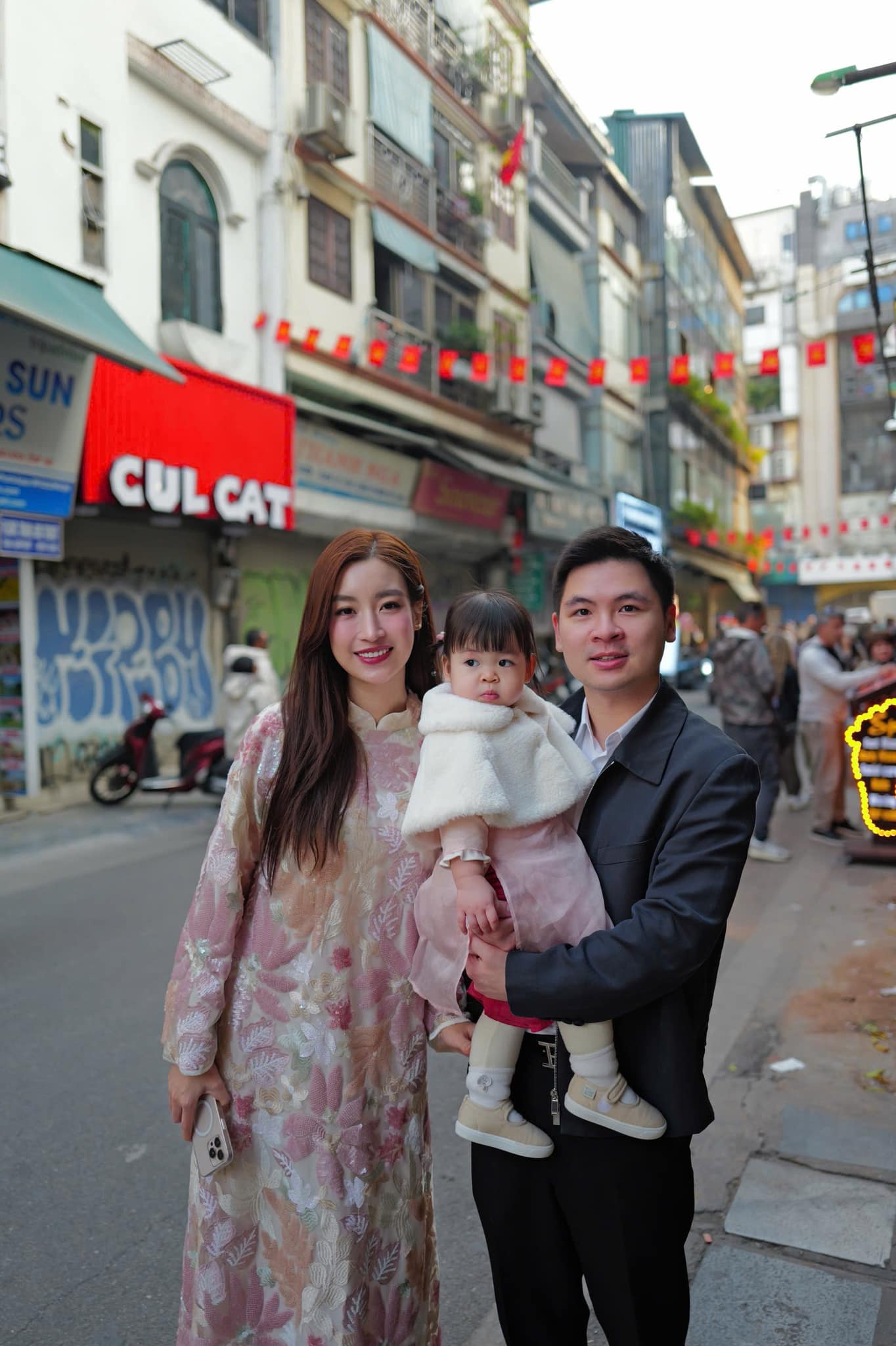 Đặc quyền của con gái Hoa hậu Đỗ Mỹ Linh trong lòng công chúng - Ảnh 7. Đặc quyền của con gái Hoa hậu Đỗ Mỹ Linh trong lòng công chúng - Ảnh 7.