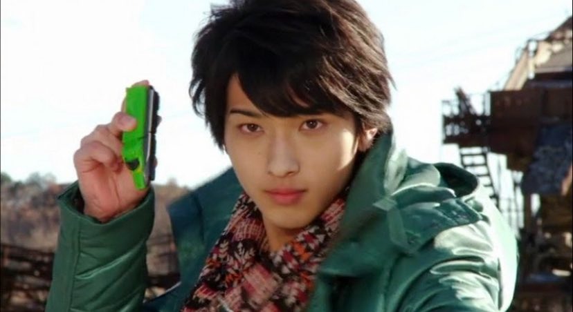 Nhan sắc Ryusei Yokohama v&agrave; hậu trường phim Ch&uacute;ng Ta Mất Tr&iacute; Rồi đầy hấp dẫn - Ảnh 8.