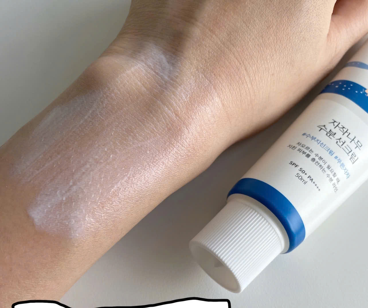 5 kem chống nắng quanh năm b&aacute;n chạy tại Olive Young: Chung 1 c&ocirc;ng thức khiến d&acirc;n t&igrave;nh m&ecirc; kh&ocirc;ng dứt nổi - Ảnh 4.