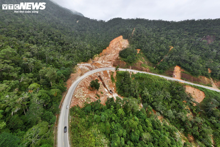 Đ&egrave;o Kh&aacute;nh L&ecirc; v&agrave; những rủi ro sạt lở nghi&ecirc;m trọng sau thảm kịch 6 người chết - Ảnh 2.