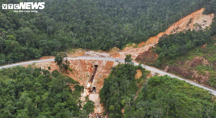 Đ&egrave;o Kh&aacute;nh L&ecirc; v&agrave; những rủi ro sạt lở nghi&ecirc;m trọng sau thảm kịch 6 người chết - Ảnh 3.