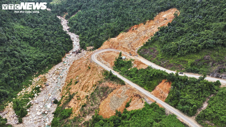 Đ&egrave;o Kh&aacute;nh L&ecirc; v&agrave; những rủi ro sạt lở nghi&ecirc;m trọng sau thảm kịch 6 người chết - Ảnh 5.