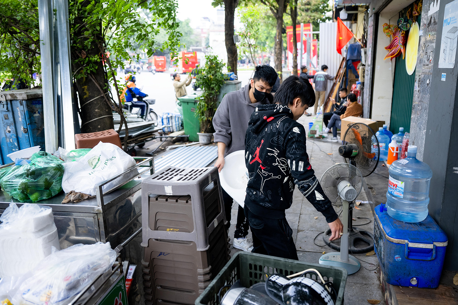 Người dân khu Người dân khu