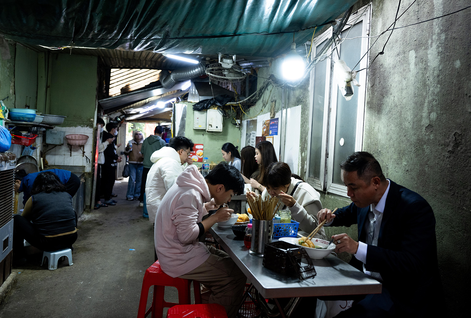 Người dân khu Người dân khu