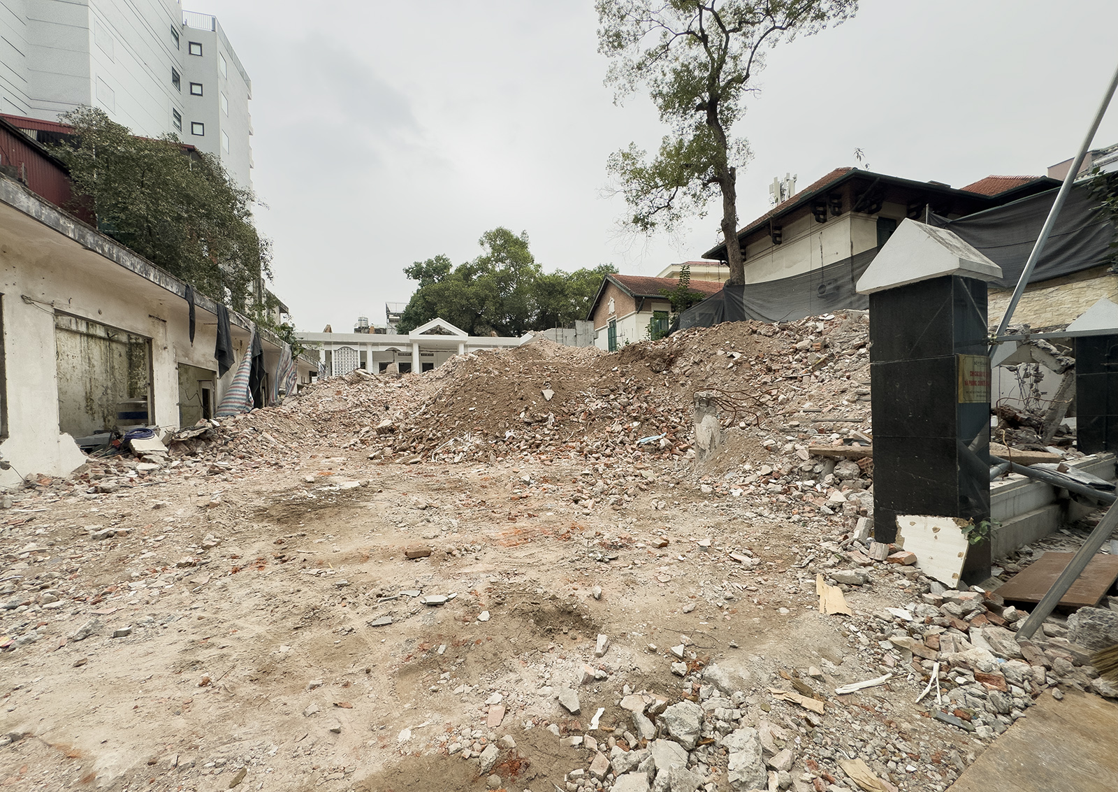 Người dân khu Người dân khu