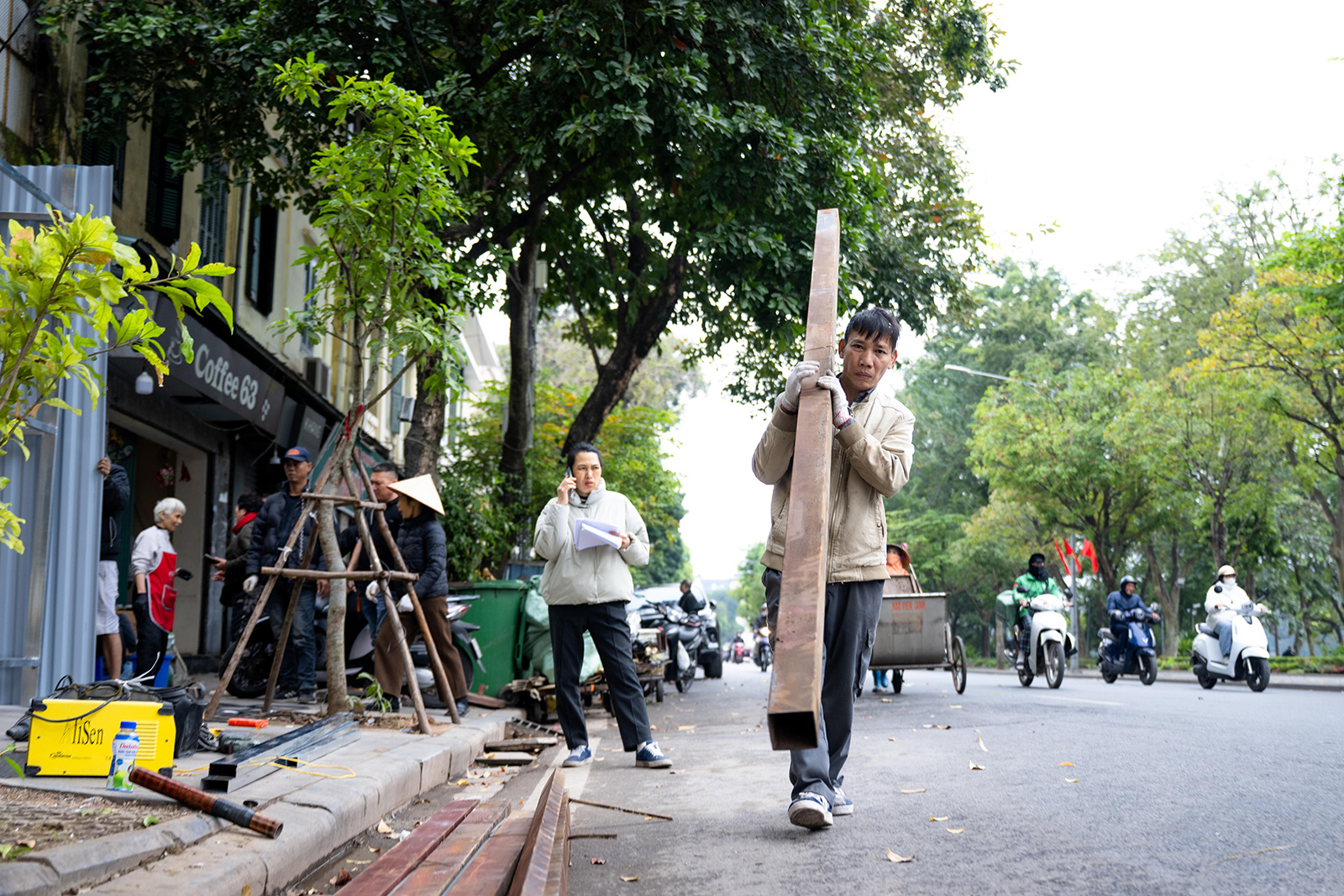 Người dân khu Người dân khu