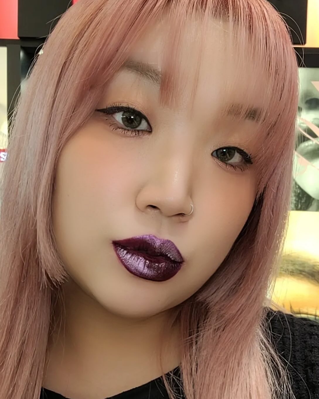 Hơn 2 triệu c&ocirc; g&aacute;i th&agrave;nh Conan truy t&igrave;m 1 m&agrave;u son đỏ rượu sang chảnh kh&oacute; tả - Ảnh 10.