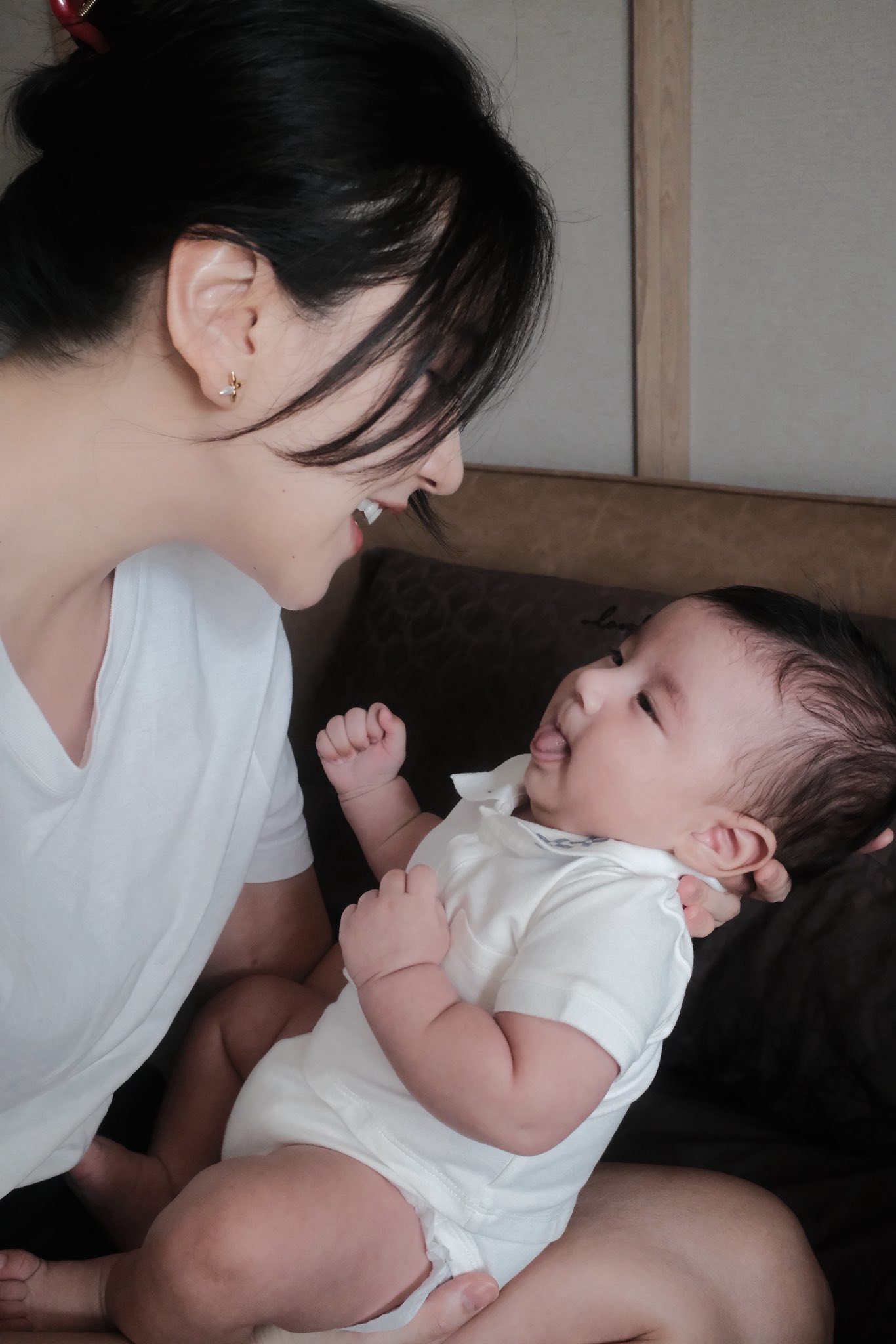 Bé Panda - quý tử nhà MC Mai Ngọc: Chú bé siêu trộm vía, cứng cáp và bụ bẫm với đôi mắt biết cười- Ảnh 19. Bé Panda - quý tử nhà MC Mai Ngọc: Chú bé siêu trộm vía, cứng cáp và bụ bẫm với đôi mắt biết cười- Ảnh 19.