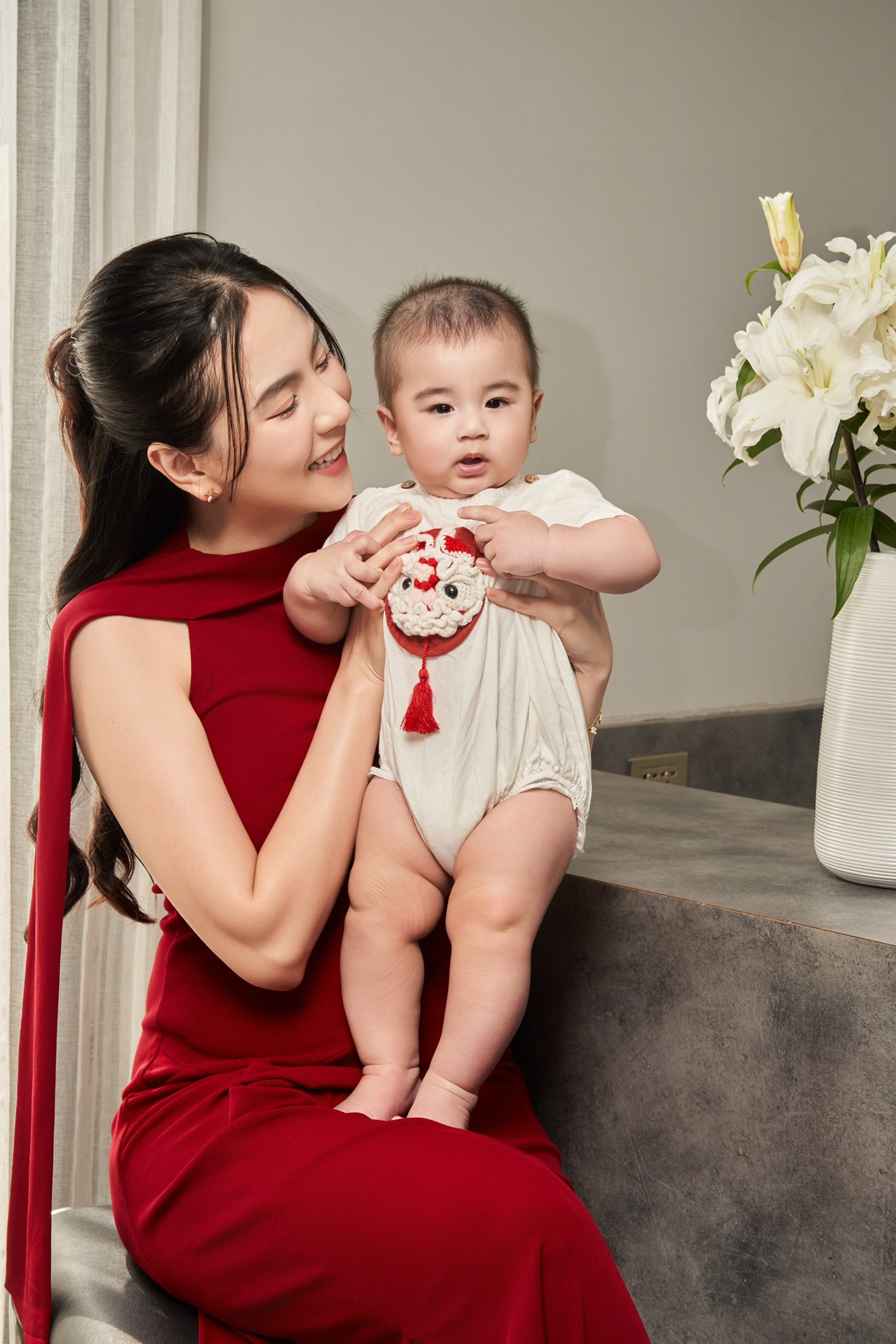 Bé Panda - quý tử nhà MC Mai Ngọc: Chú bé siêu trộm vía, cứng cáp và bụ bẫm với đôi mắt biết cười- Ảnh 12. Bé Panda - quý tử nhà MC Mai Ngọc: Chú bé siêu trộm vía, cứng cáp và bụ bẫm với đôi mắt biết cười- Ảnh 12.