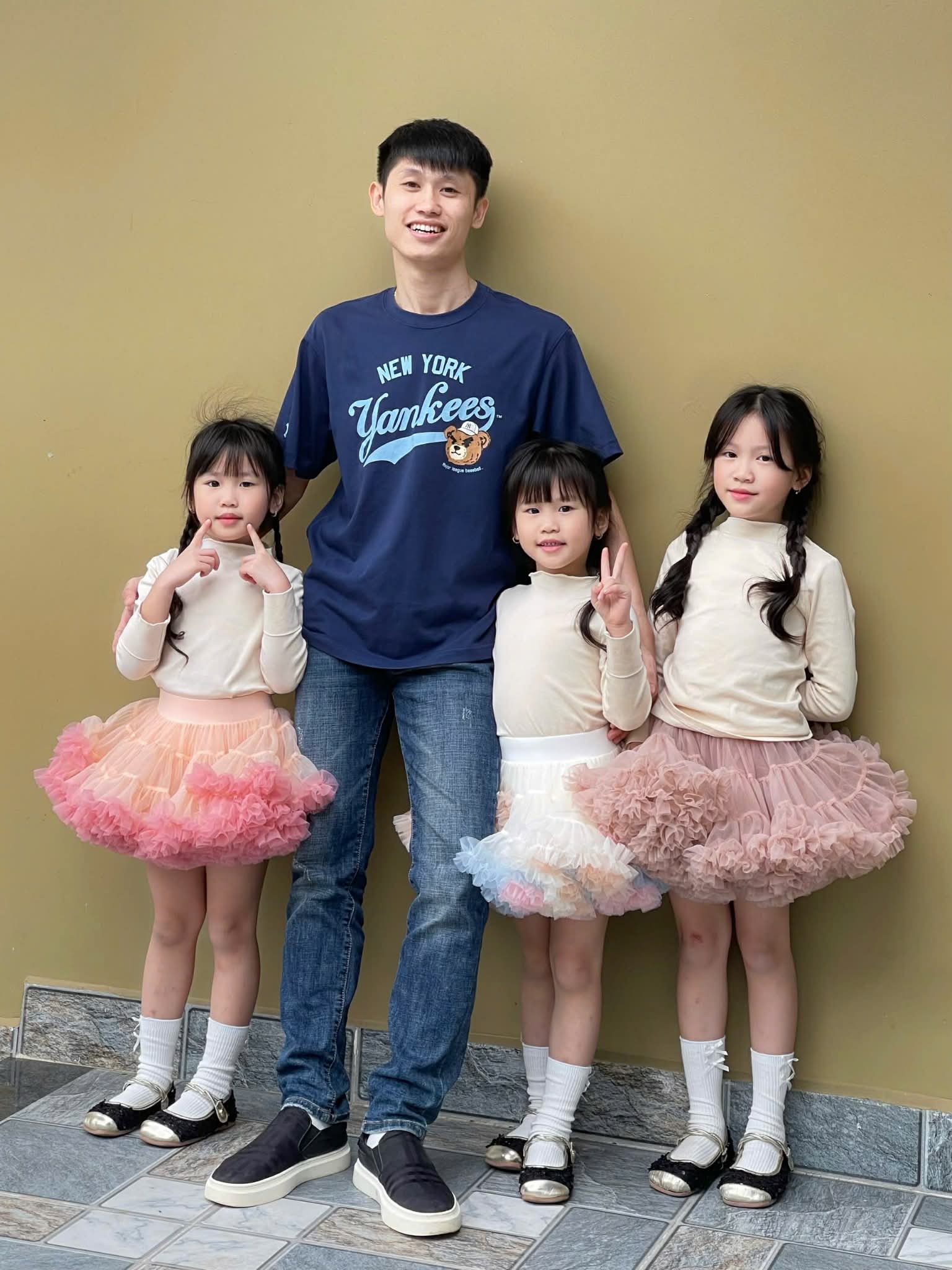 Chàng trai 1999 khoe 3 bình rượu mơ xinh như mộng, đỉnh cao của việc 