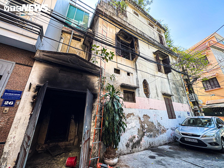 Ch&aacute;y nh&agrave; trọ ở H&agrave; Nội: H&agrave;ng x&oacute;m anh dũng cứu người trong hoảng loạn - Ảnh 1.