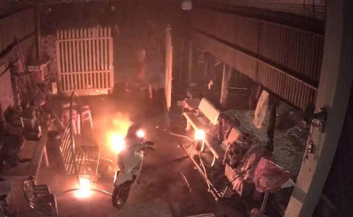 T&acirc;y Ninh: Nghi tưới xăng l&ecirc;n người phụ nữ rồi ph&oacute;ng hỏa khiến 2 người nguy kịch  - Ảnh 1.