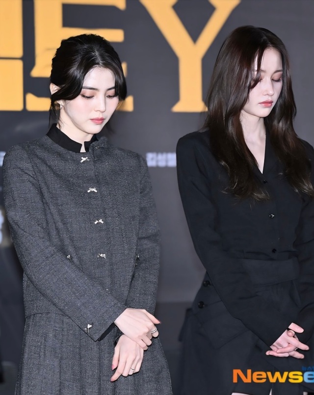 Chưa thấy ai như Han So Hee v&agrave; bạn th&acirc;n &ldquo;ma c&agrave; rồng&rdquo;: Đ&atilde; bad girl c&ograve;n cặp k&egrave; nhau th&igrave; cuốn kh&ocirc;ng thể tả- Ảnh 4.