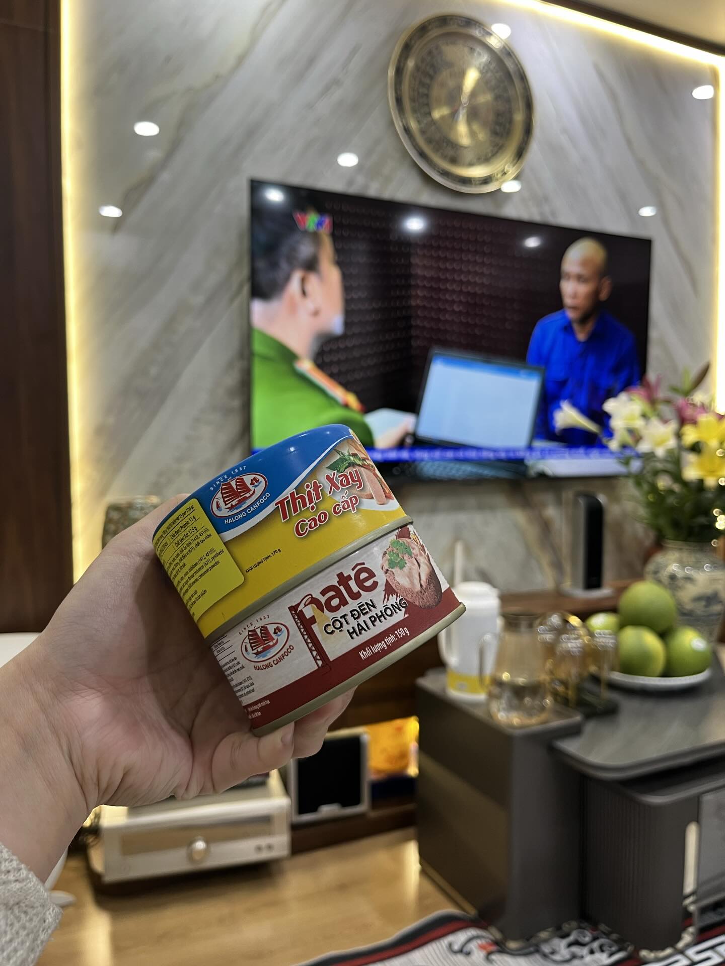 Làn sóng tẩy chay Pate Cột Đèn: Hậu quả từ vụ thịt heo nhiễm bệnh tại Hạ Long - Ảnh 4. Làn sóng tẩy chay Pate Cột Đèn: Hậu quả từ vụ thịt heo nhiễm bệnh tại Hạ Long - Ảnh 4.