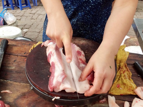 Vụ hơn 120 tấn thịt thối, bị bệnh tả Châu Phi ở Công ty Cổ phần Đồ hộp Hạ Long: Dù nấu chín, đóng hộp vẫn nguy hại vô cùng - Ảnh 3.