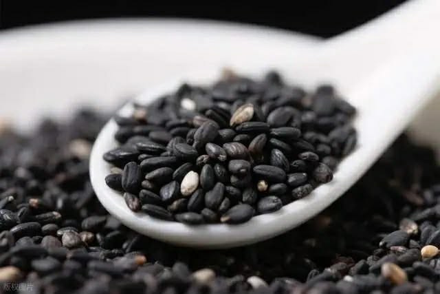 Sau 35 tuổi phụ nữ h&atilde;y nấu ăn thường xuy&ecirc;n bằng nguy&ecirc;n liệu n&agrave;y để da đẹp, t&oacute;c khỏe v&agrave; kh&iacute; huyết tốt - Ảnh 1.