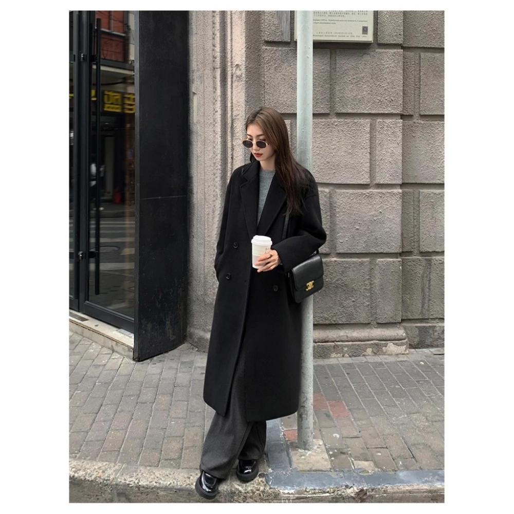 Chẳng cần sắm sửa nhiều, m&ugrave;a đ&ocirc;ng chỉ cần đ&uacute;ng một chiếc &aacute;o kho&aacute;c 