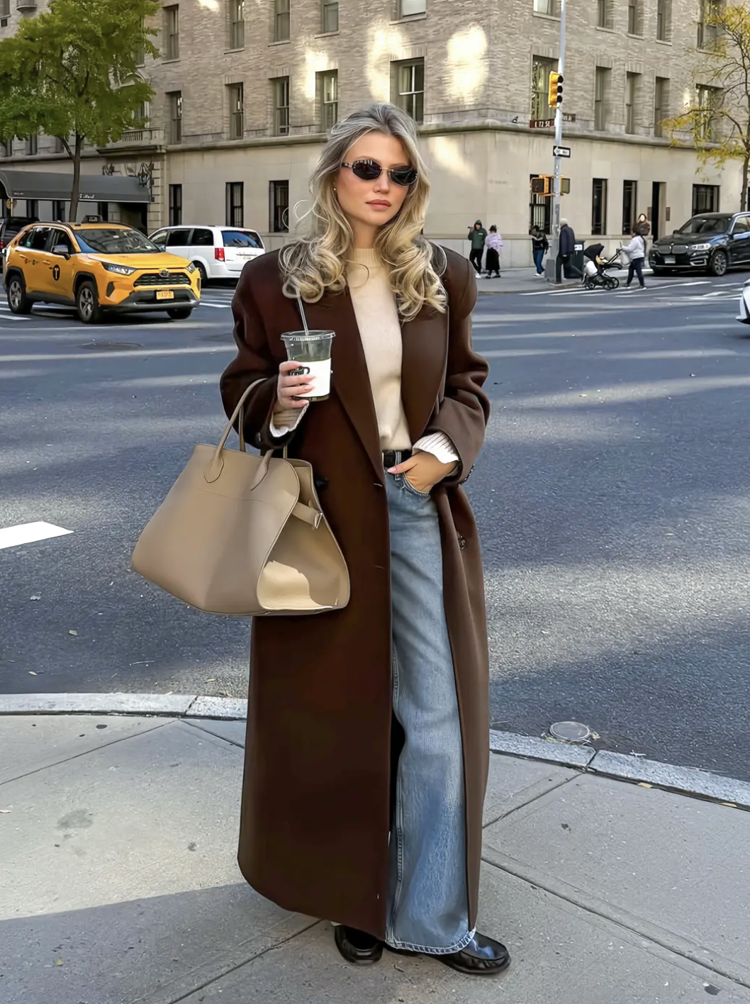 Chẳng cần sắm sửa nhiều, m&ugrave;a đ&ocirc;ng chỉ cần đ&uacute;ng một chiếc &aacute;o kho&aacute;c 