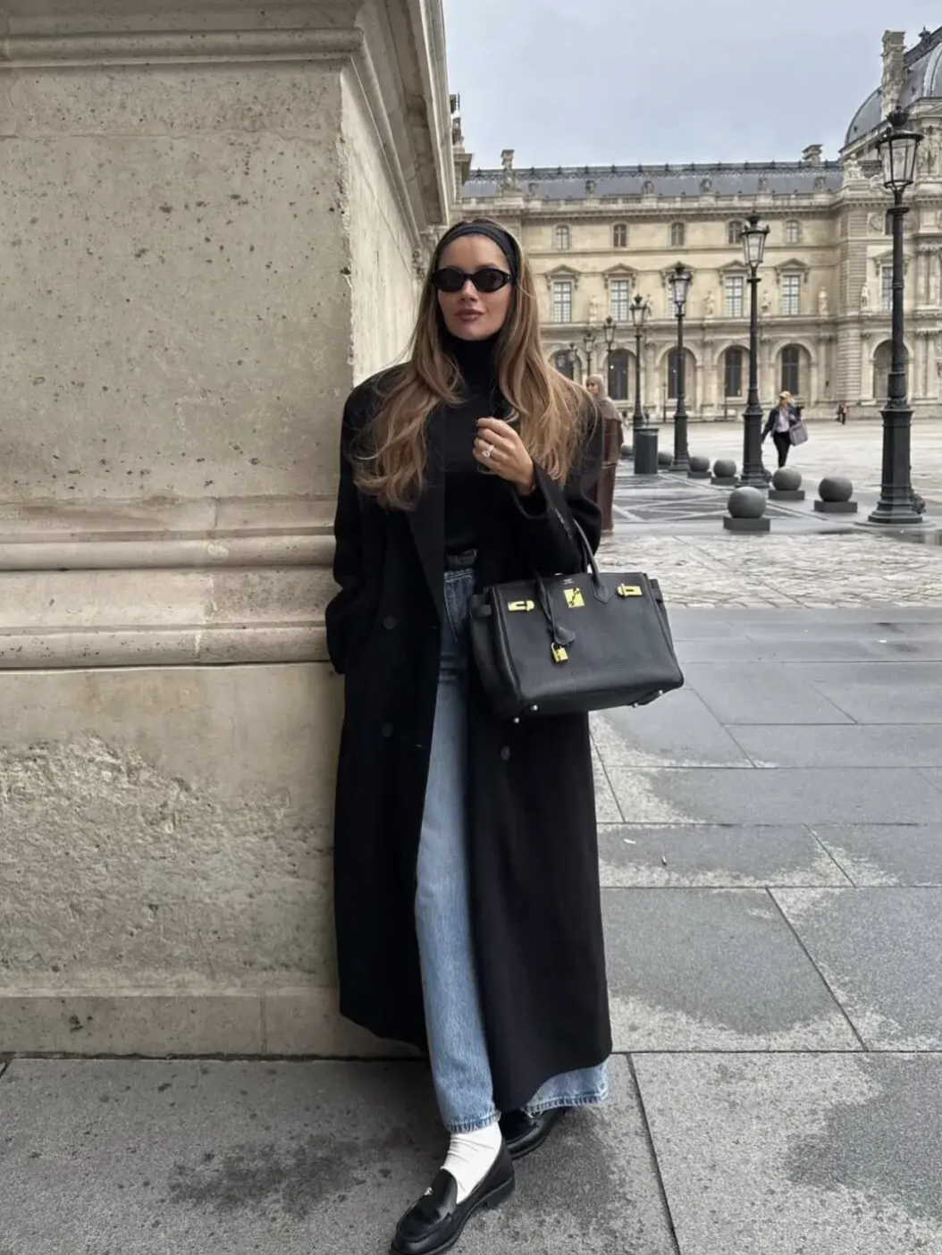 Chẳng cần sắm sửa nhiều, m&ugrave;a đ&ocirc;ng chỉ cần đ&uacute;ng một chiếc &aacute;o kho&aacute;c 