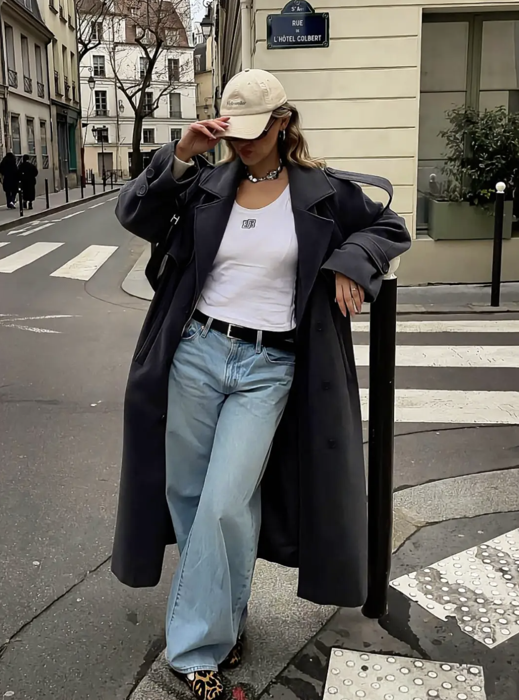 Chẳng cần sắm sửa nhiều, m&ugrave;a đ&ocirc;ng chỉ cần đ&uacute;ng một chiếc &aacute;o kho&aacute;c 