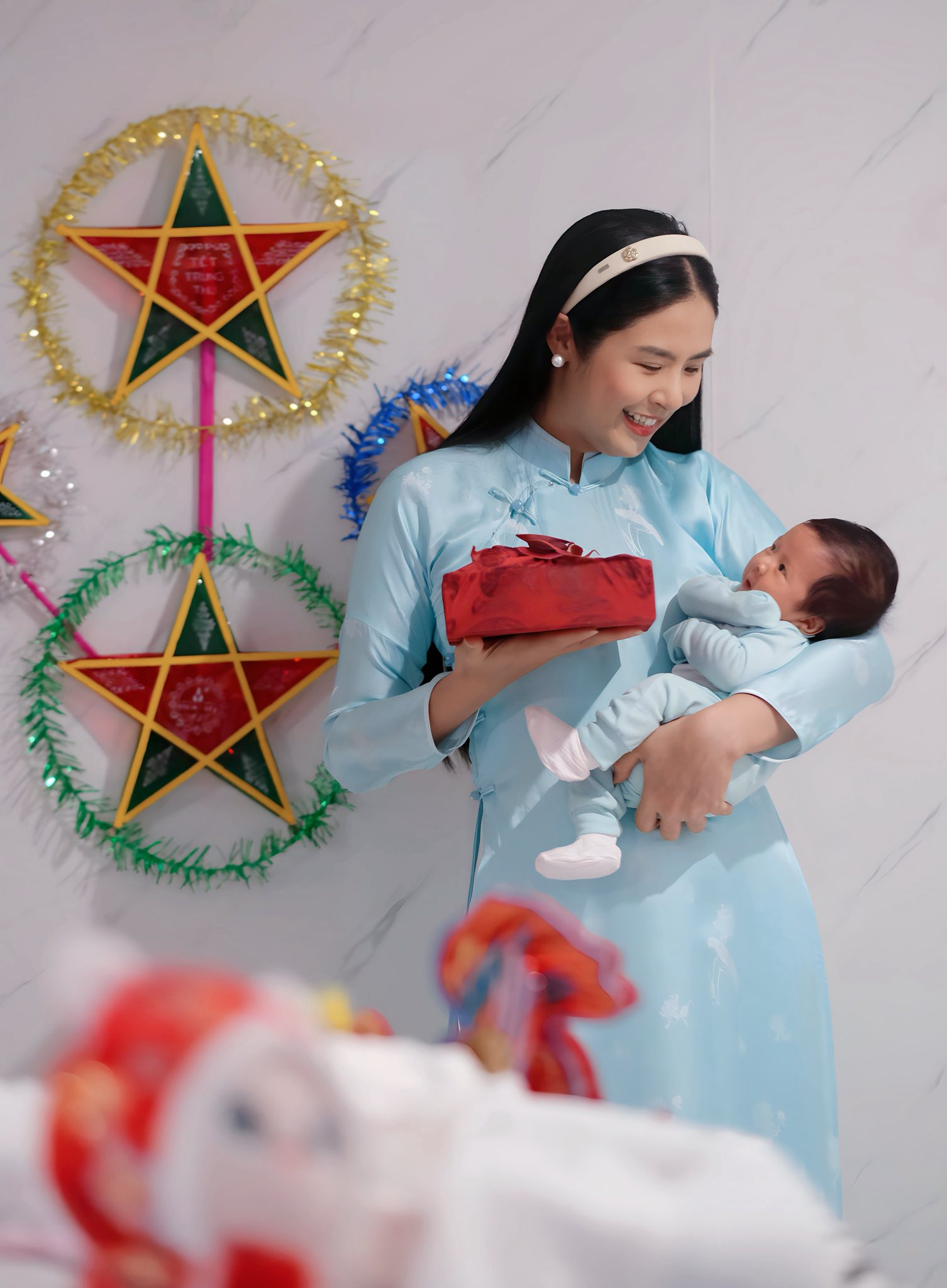 Picha - quý tử nhà HH Ngọc Hân: Em bé chào đời trong ca sinh hiếm, càng lớn ra dáng Picha - quý tử nhà HH Ngọc Hân: Em bé chào đời trong ca sinh hiếm, càng lớn ra dáng