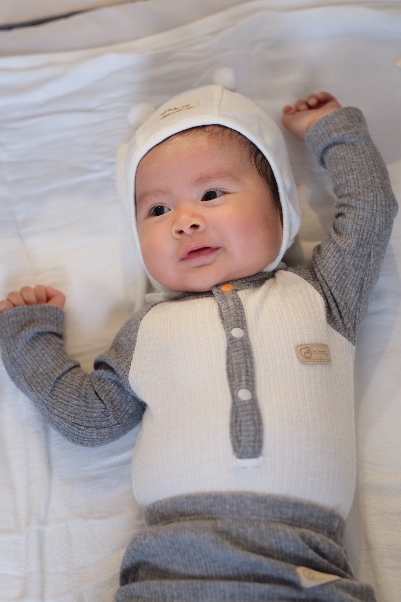 Picha - quý tử nhà HH Ngọc Hân: Em bé chào đời trong ca sinh hiếm, càng lớn ra dáng Picha - quý tử nhà HH Ngọc Hân: Em bé chào đời trong ca sinh hiếm, càng lớn ra dáng