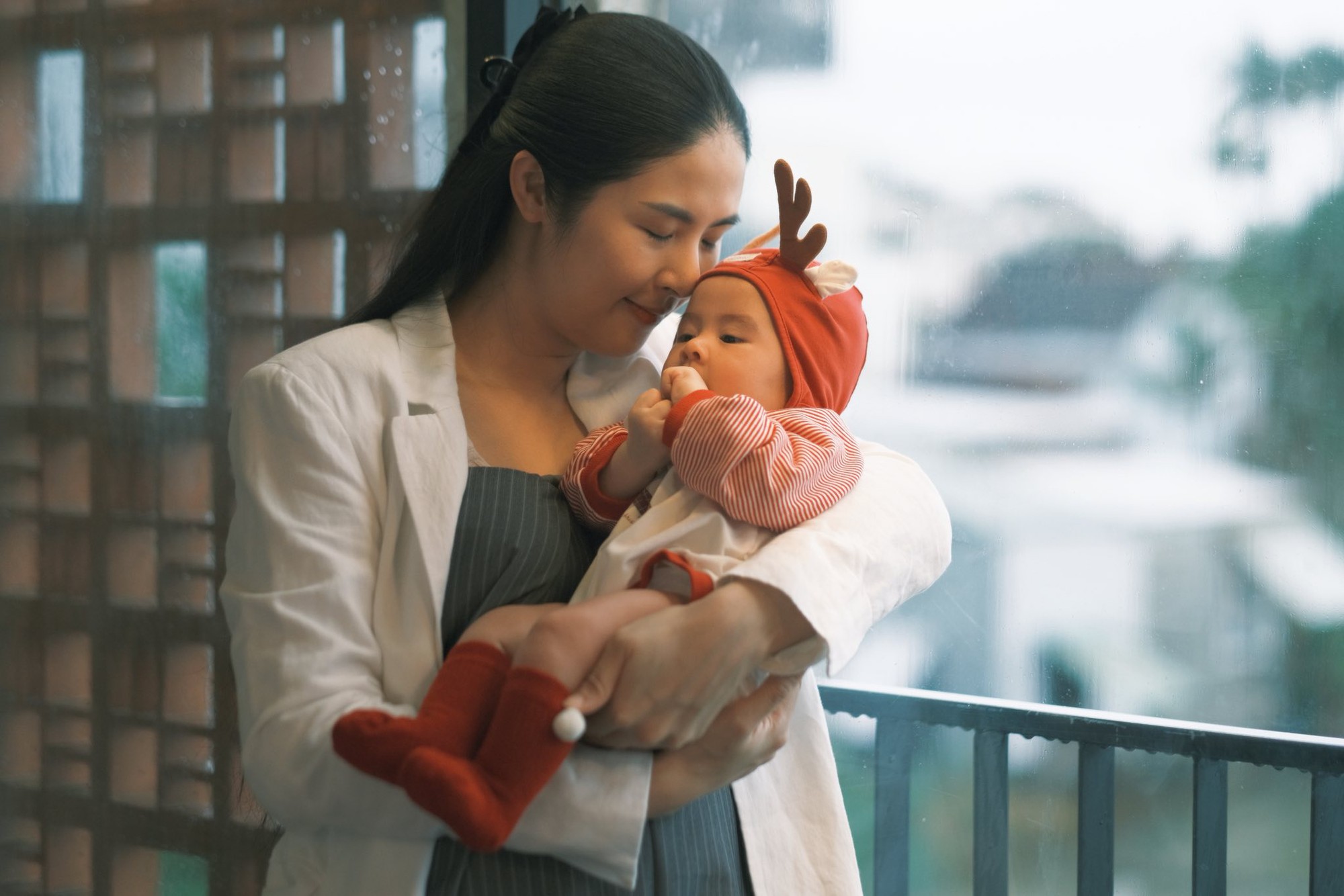 Picha - quý tử nhà HH Ngọc Hân: Em bé chào đời trong ca sinh hiếm, càng lớn ra dáng Picha - quý tử nhà HH Ngọc Hân: Em bé chào đời trong ca sinh hiếm, càng lớn ra dáng