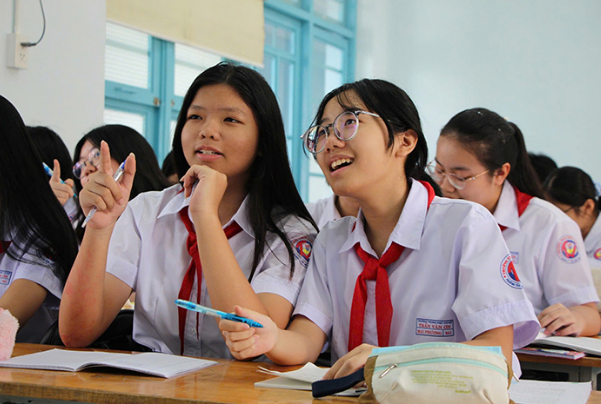 Tuyển sinh lớp 10 ở TP.HCM: &Iacute;t nhất 70% học sinh v&agrave;o c&ocirc;ng lập - Ảnh 1.