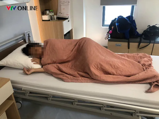 Nữ cư d&acirc;n chung cư CT5-DN2 bị h&agrave;nh hung tại H&agrave; Nội: Theo d&otilde;i chấn thương sọ n&atilde;o - Ảnh 2.