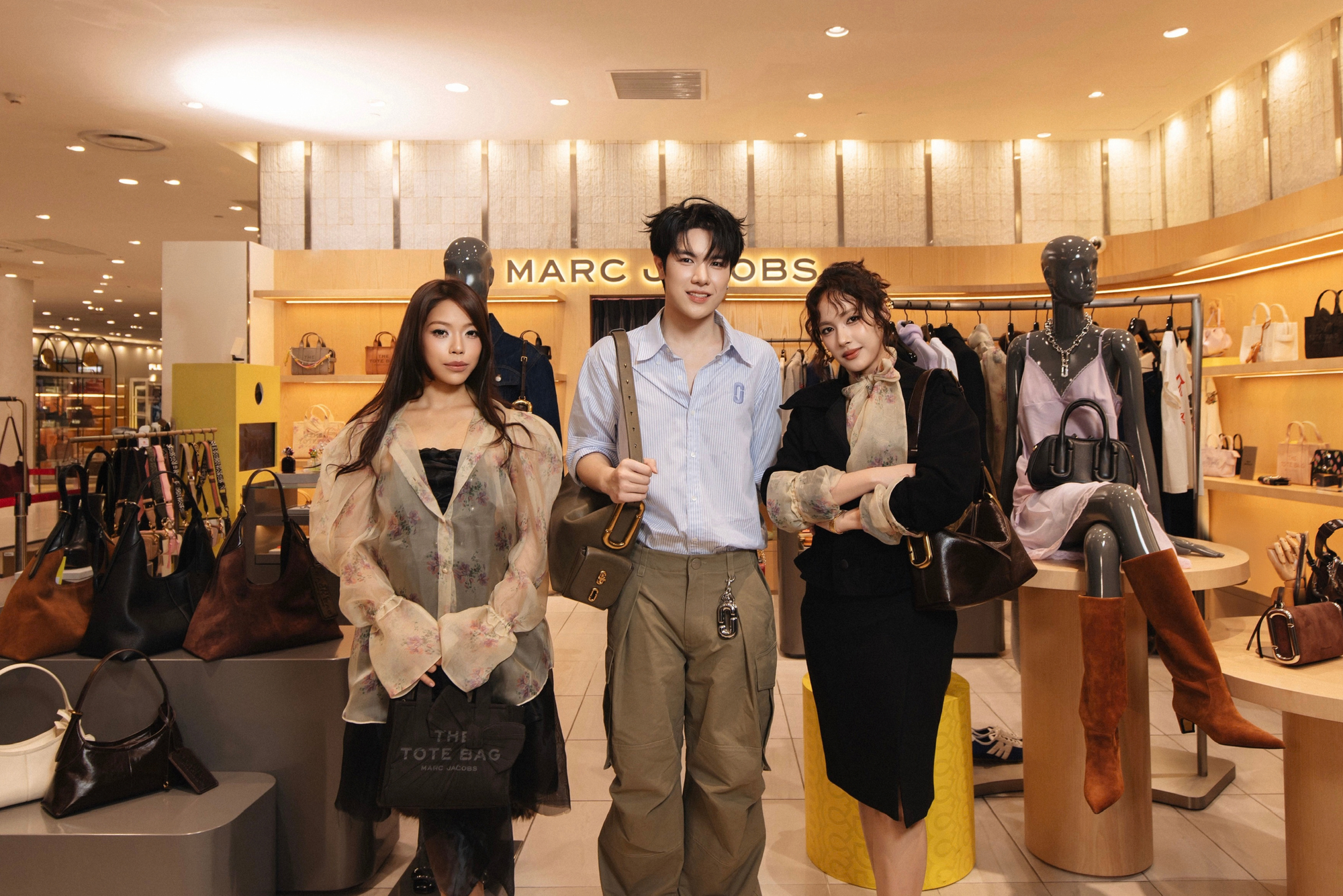 Marc Jacobs khai trương cửa h&agrave;ng mới tại Takashimaya v&agrave; ra mắt BST Thu - Đ&ocirc;ng 2026 - Ảnh 1.