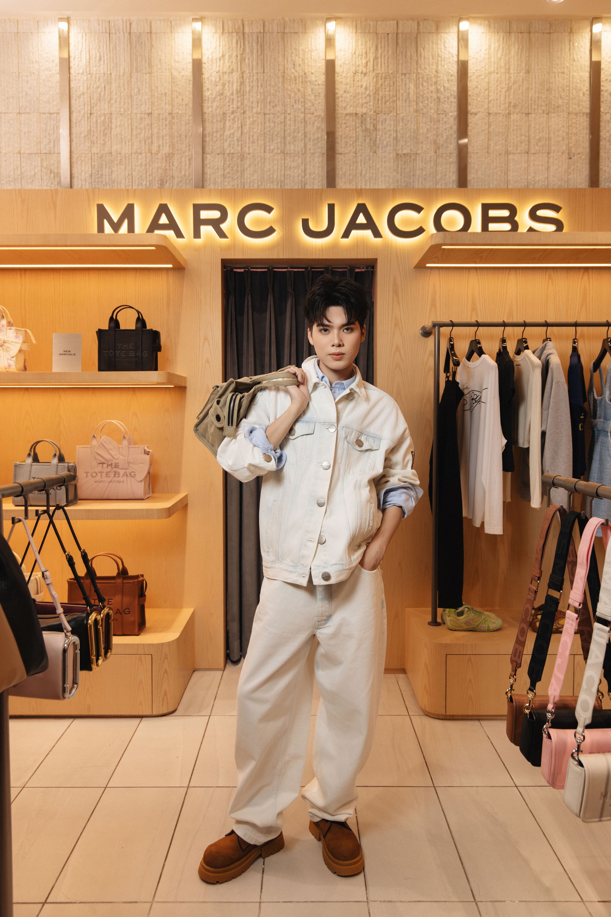 Marc Jacobs khai trương cửa h&agrave;ng mới tại Takashimaya v&agrave; ra mắt BST Thu - Đ&ocirc;ng 2026 - Ảnh 12.
