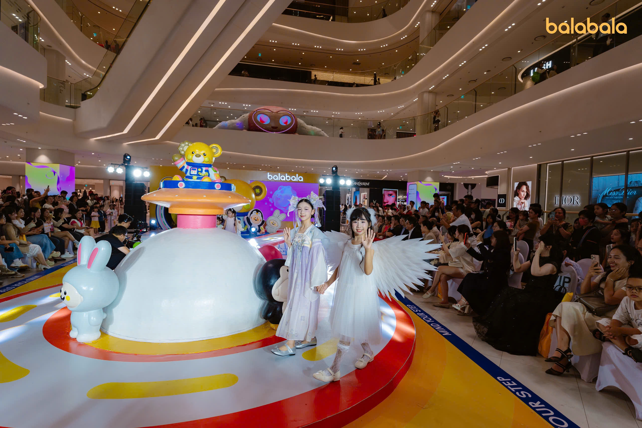 Gallery - Nơi những bước catwalk tí hon chắp cánh cho đam mê lớn: Dấu ấn rực rỡ tại Balabala Fashion Show 2026 - image 1